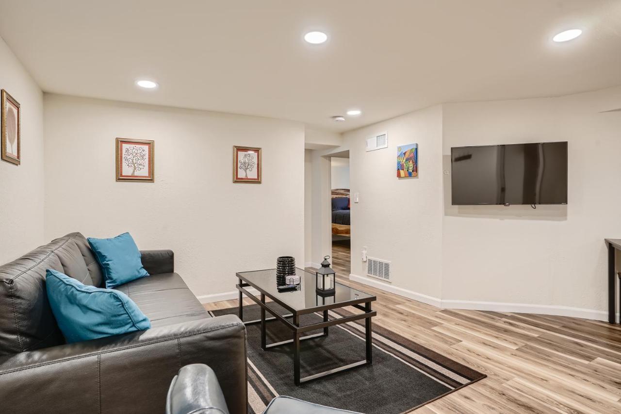 Sloans Lake Getaway - Basement Apartment Near Broncos And Downtown Denver เลควูด ภายนอก รูปภาพ