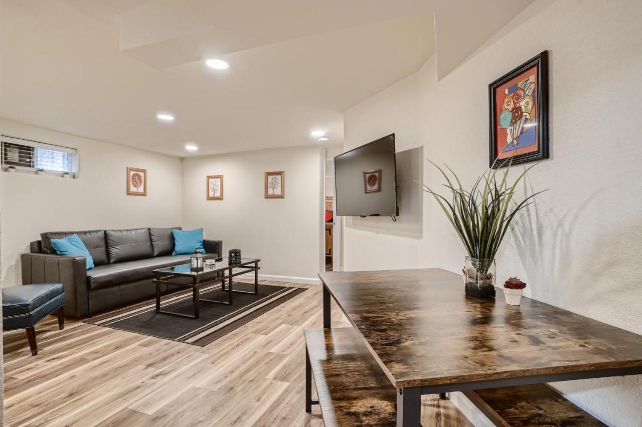 Sloans Lake Getaway - Basement Apartment Near Broncos And Downtown Denver เลควูด ภายนอก รูปภาพ