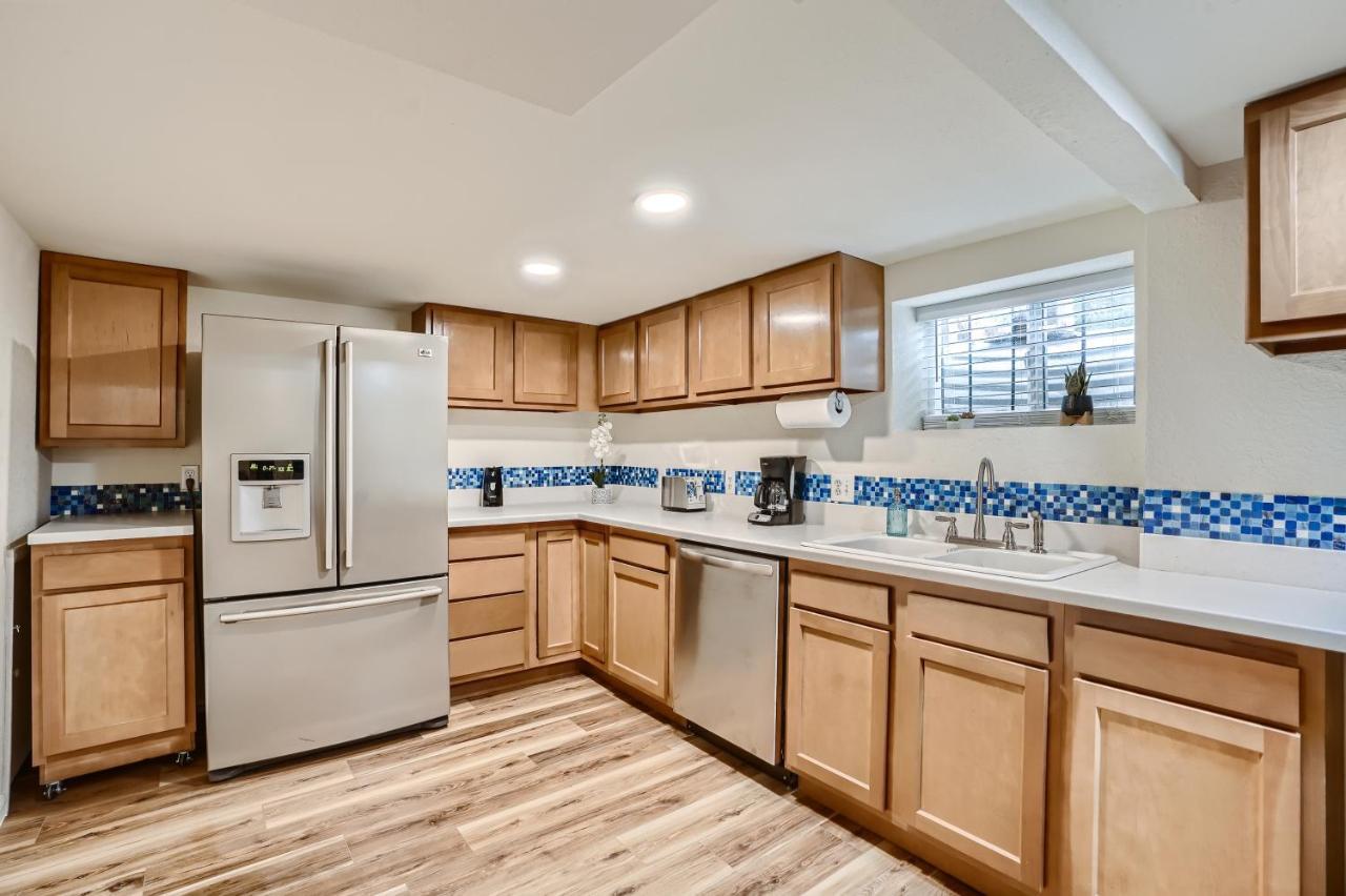 Sloans Lake Getaway - Basement Apartment Near Broncos And Downtown Denver เลควูด ภายนอก รูปภาพ